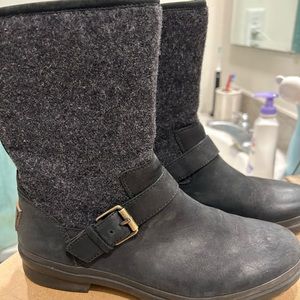 UGG Women's Boot Size 7.5 Black